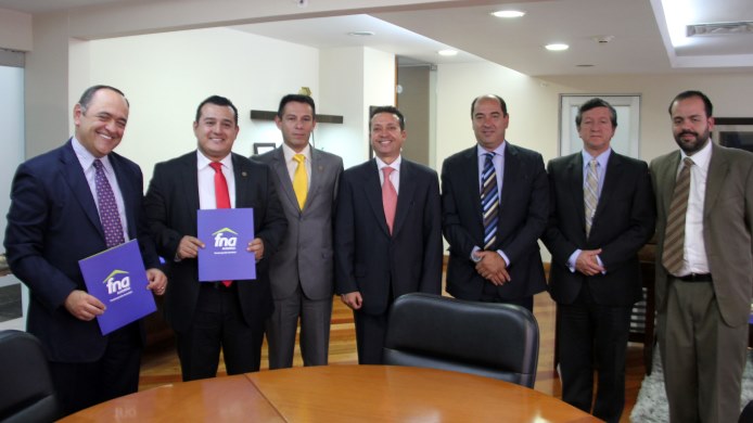 Presidente del FNA junto a las directivas de ANDEVIP tras firma de convenio de cesantías 