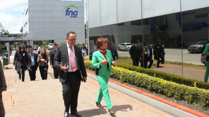 Presidenta del ICA recorre las instalaciones del FNA y recalca el valor de la entidad 